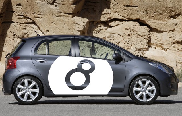 Toyota-Yaris_eightball_01.jpg